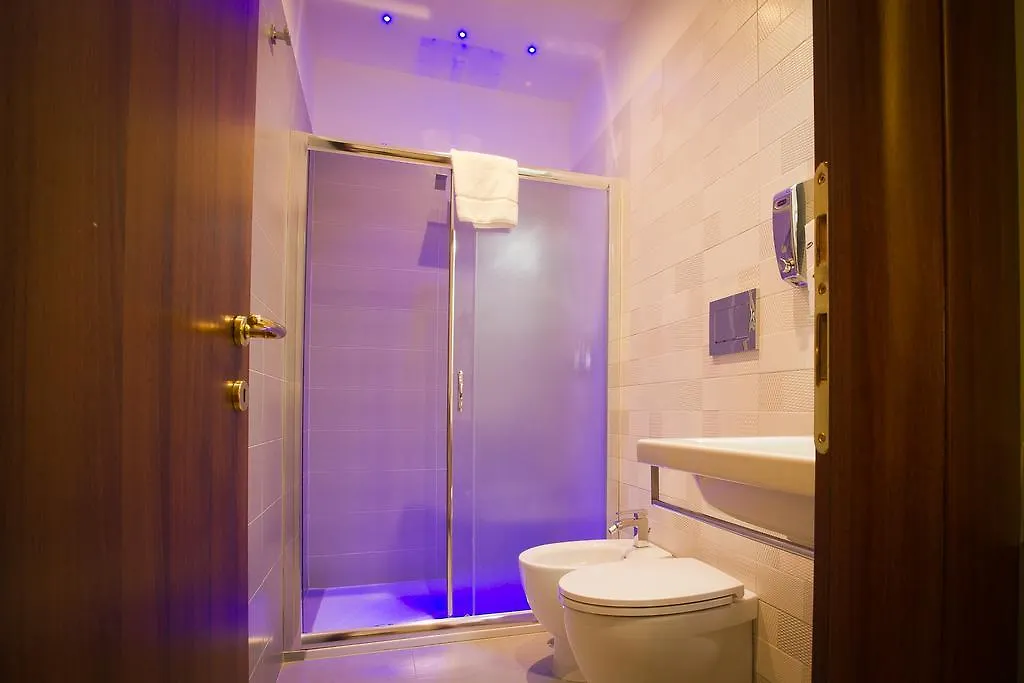 Borghese Executive Suite روما 3*,