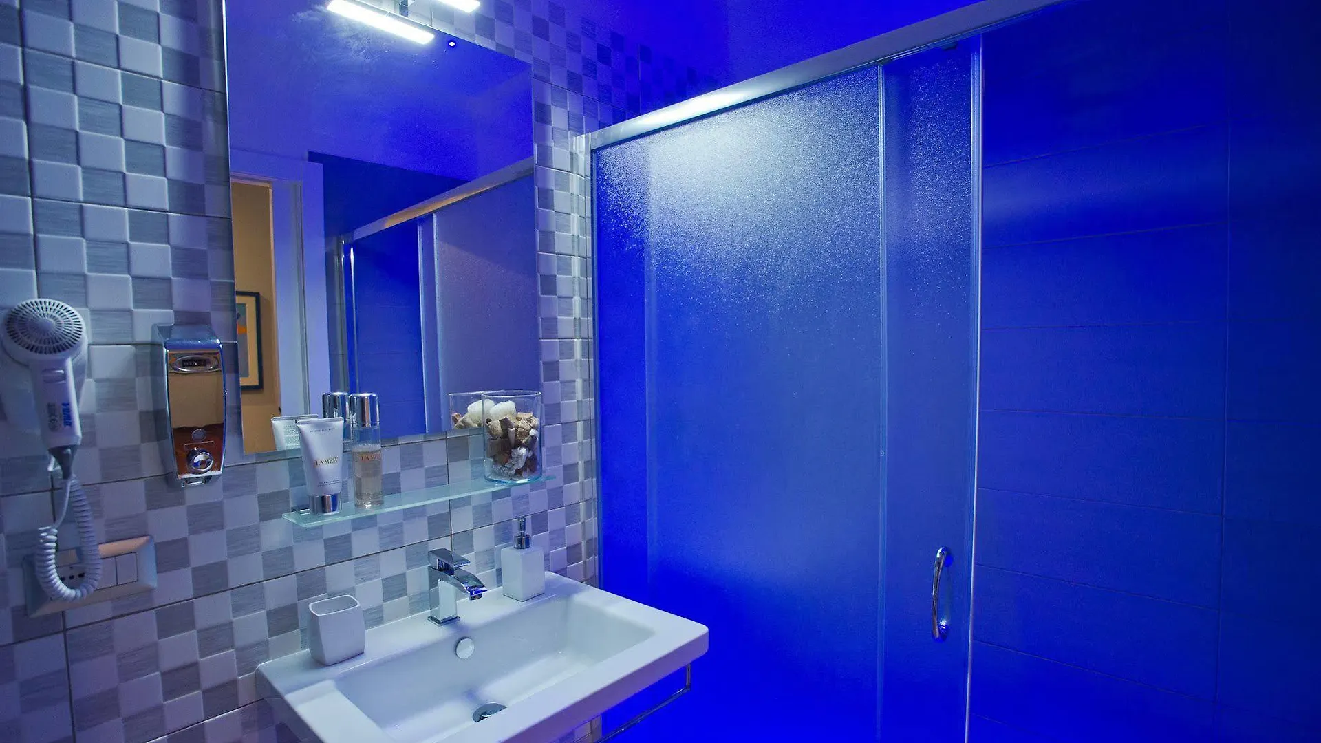 Borghese Executive Suite روما 3*,